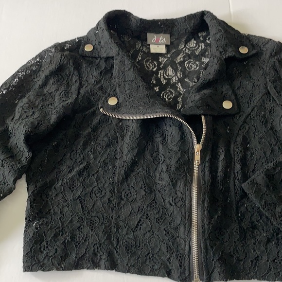 BLACK LACE CROP - Picture 3 of 5